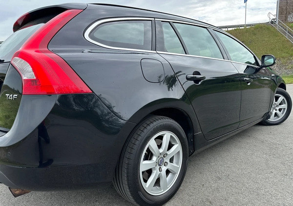 Volvo V60 cena 39800 przebieg: 149000, rok produkcji 2013 z Inowrocław małe 562